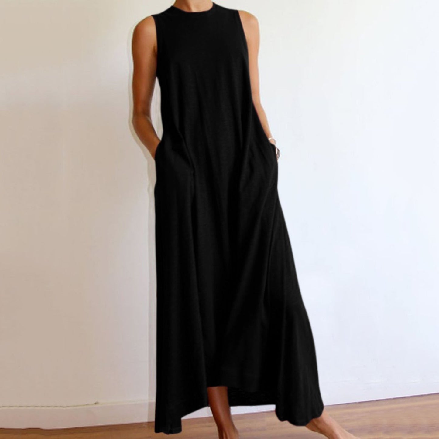 June - Ärmelloses Maxikleid mit einfachem Rundhalsausschnitt