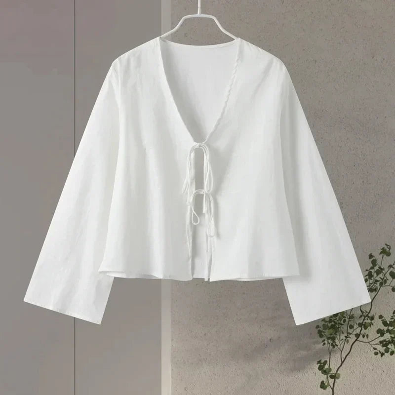 Mare | Stylische Bluse mit Schnürung und langen Ärmeln