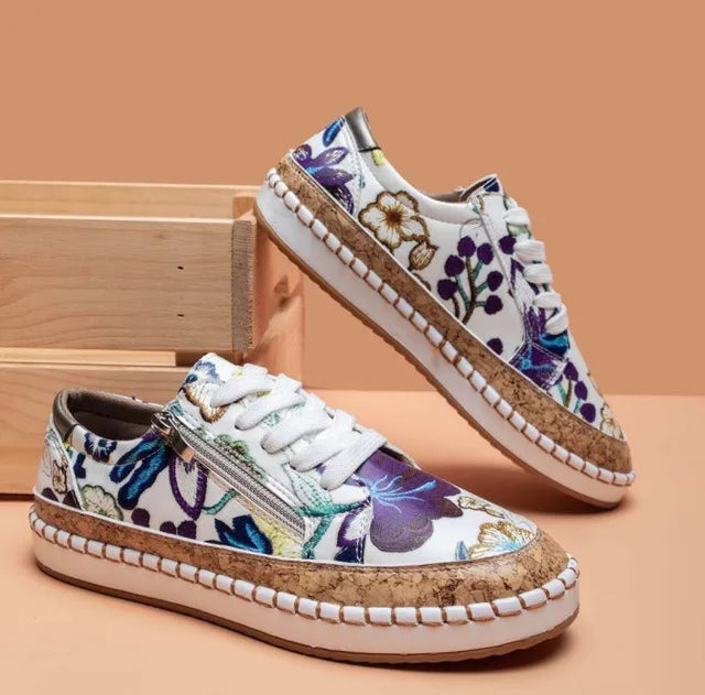 Vulkanisierte Damenschuhe mit Blumendruck