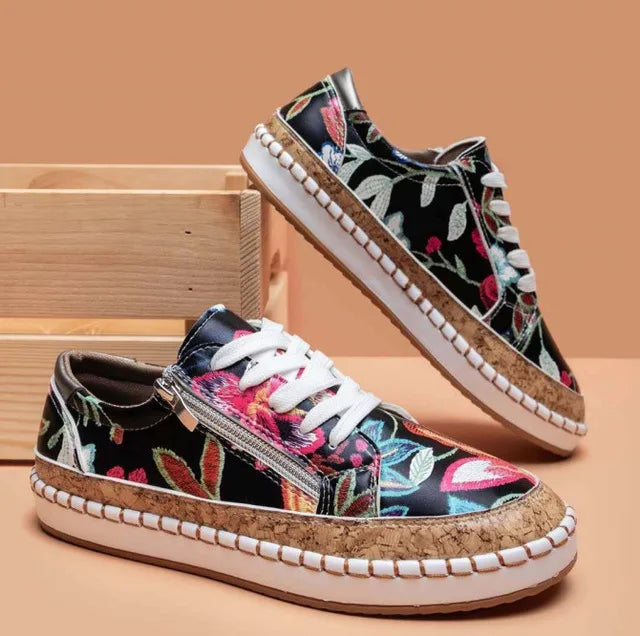 Vulkanisierte Damenschuhe mit Blumendruck