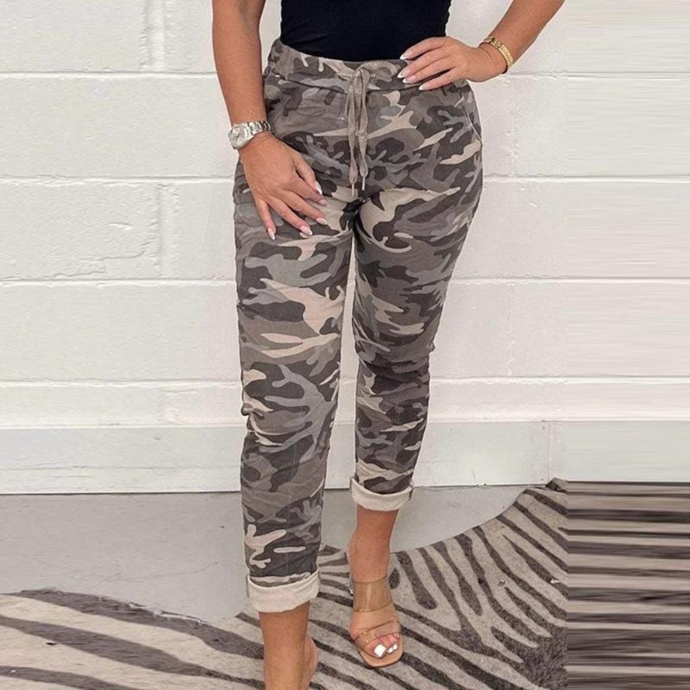 Penelope- Damenhose in luxuriösem Camouflage mit optimalem Komfort