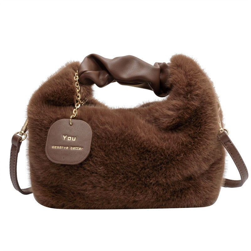 Fluffy Handbag | Diese Tasche möchte man einfach umarmen