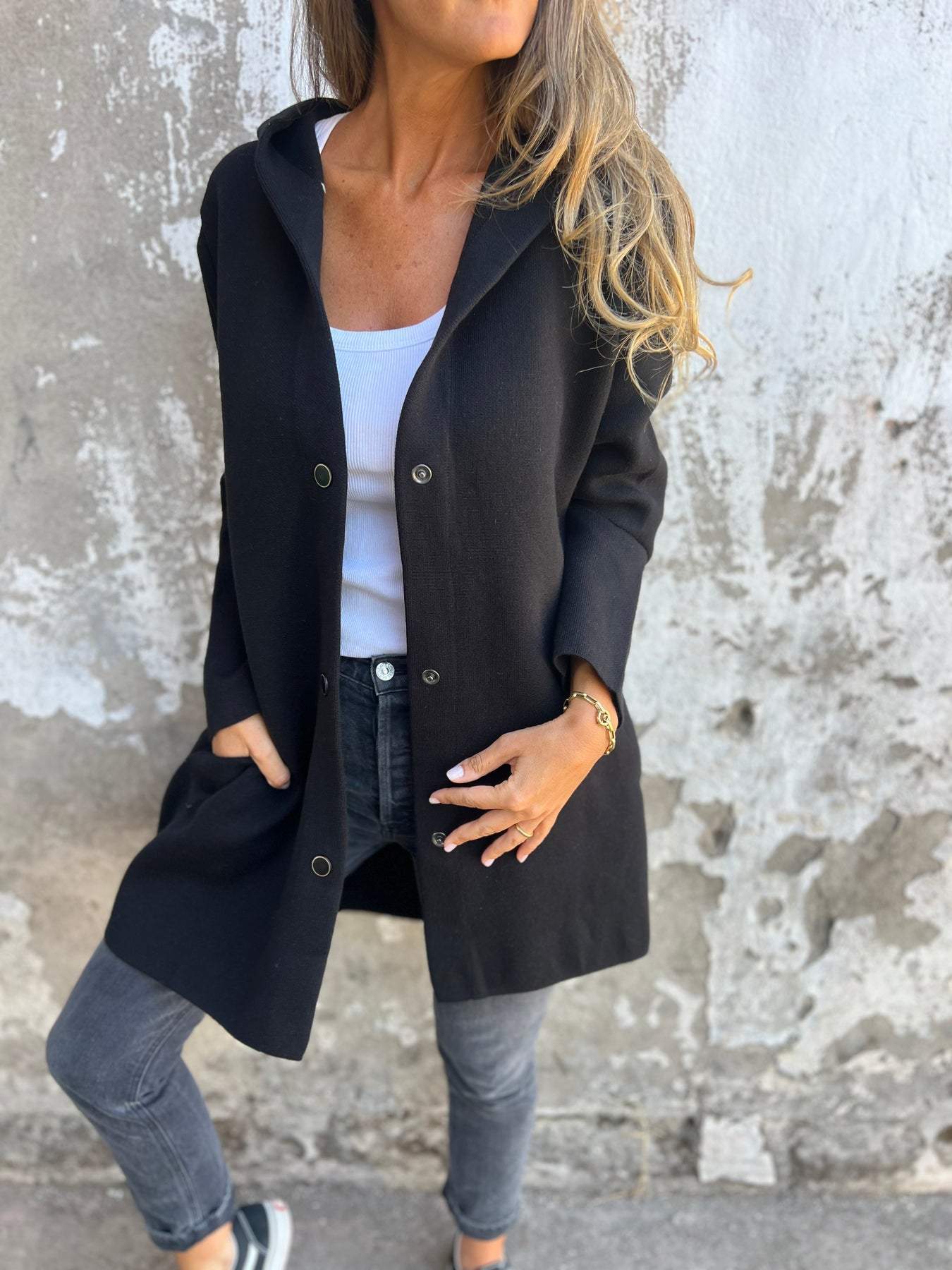 Ella | Lässige Kapuzenjacke mit einreihiger Knopfleiste